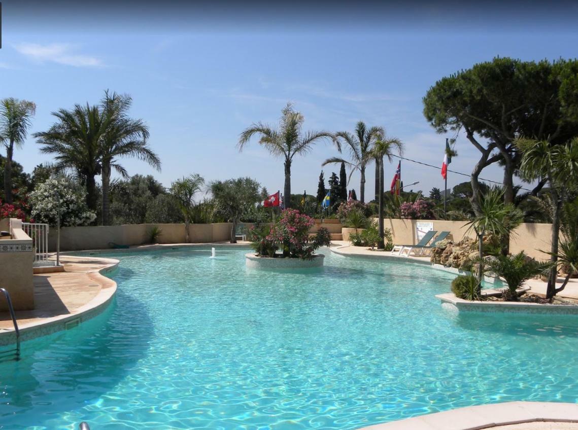Mobile Home In Frejus, South Of France Екстер'єр фото